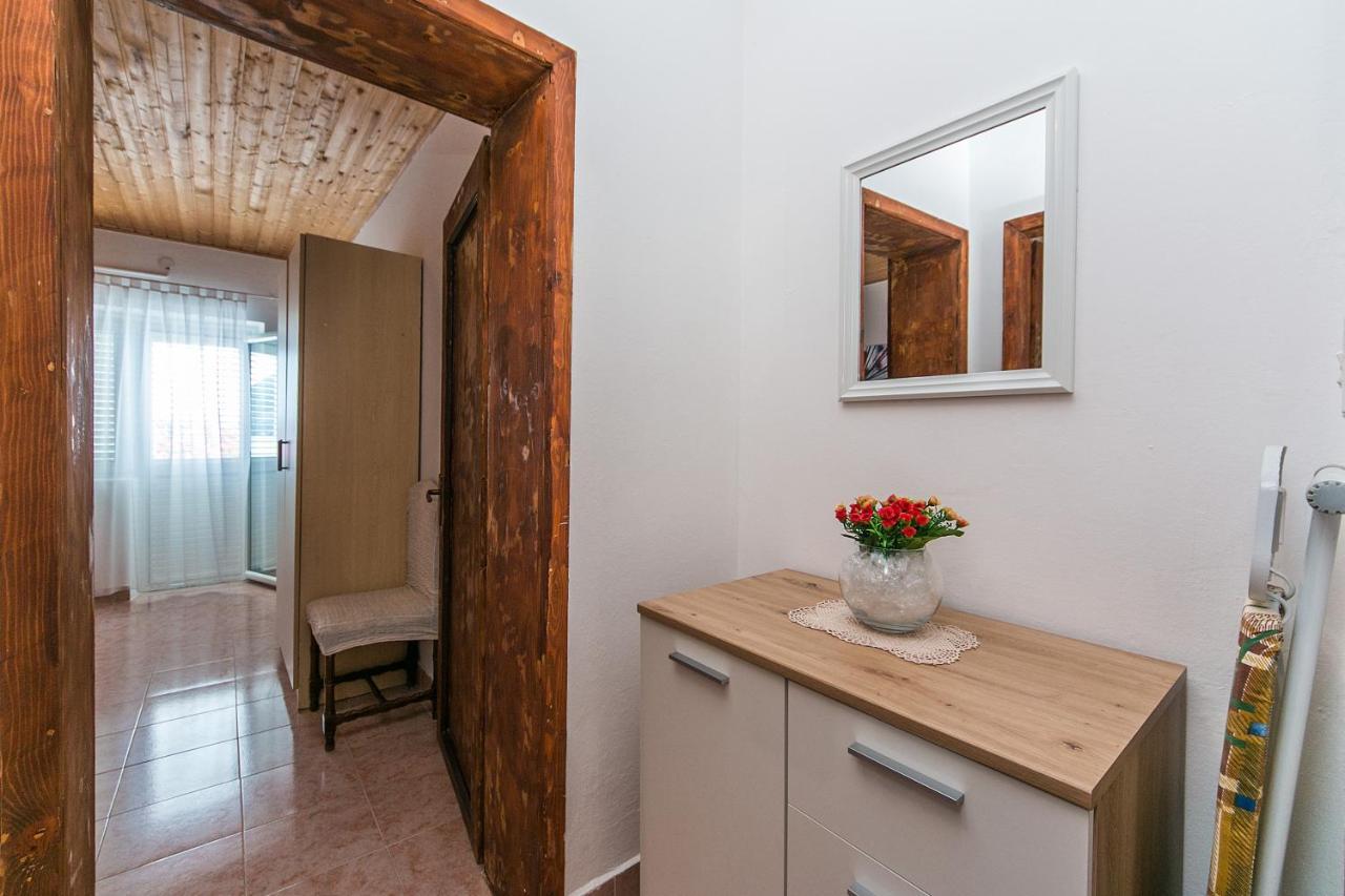 Apartments By The Sea Podaca, Makarska - 13974 المظهر الخارجي الصورة